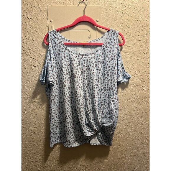 Democracy Blue Floral Cold Shoulder Shirt Woman’s Size XL - Picture 1 of 9